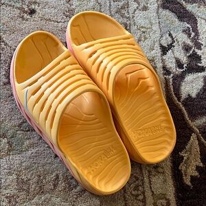 HOKA one one slides W10 M8